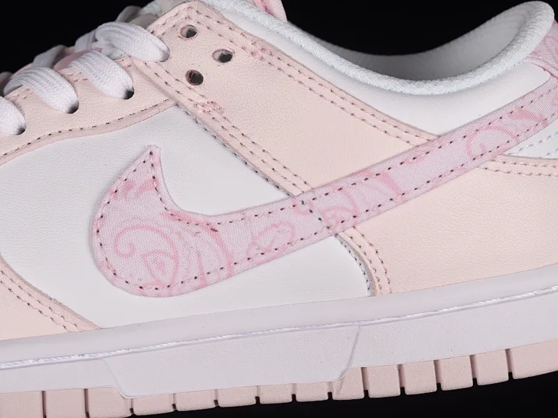 All Categories Nk SB Dunk Series Nk SB Dunk Low Low-top sneakers Cost-effective version Nk Dunk Low "Pink Paisley" Sakura pink SB low-top sports and leisure sneakers FD1449-100